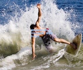 曼联转会窗口静悄悄，中场引援搁置，梅努留队成定局